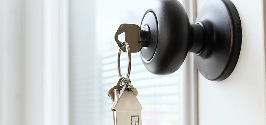 Bifold Door Knob Replacement in Templeton, California